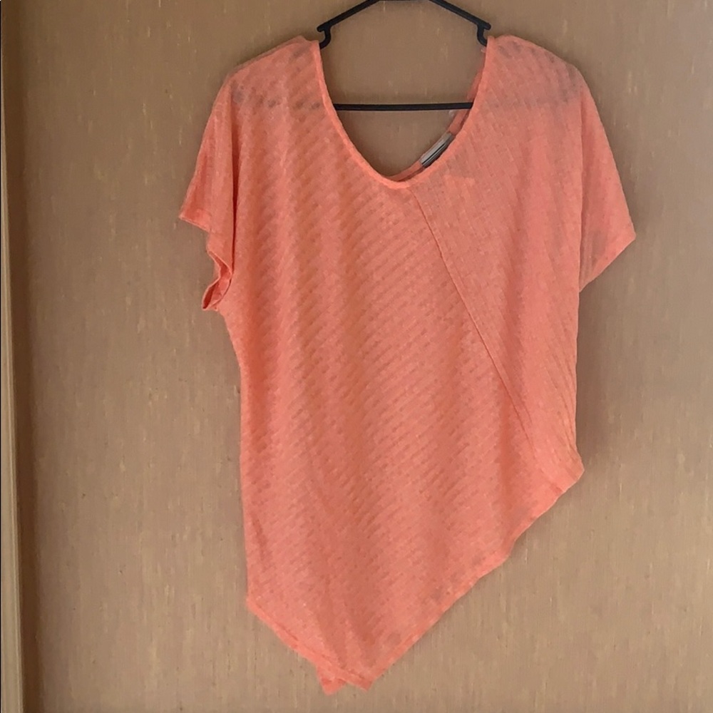NWT Soft, cute, asymmetrical hem top. Large.